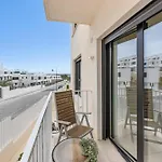 アパート Modern Flat With 2 Bedrooms, Terrace, And Pool In Cala De Mijas ラ・カラ・デ・ミハス