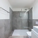 Modern Flat With 2 Bedrooms, Terrace, And Pool In Cala De Mijas アパート