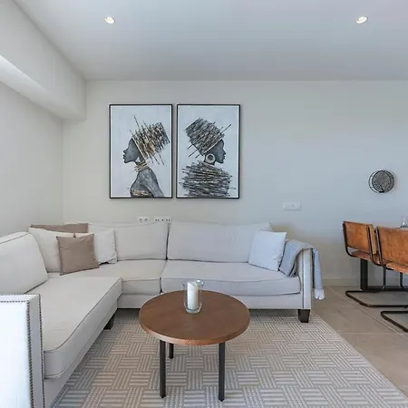 Apartment Modern Flat With 2 Bedrooms, Terrace, And Pool In Cala De Mijas *