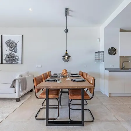 Apartment Modern Flat With 2 Bedrooms, Terrace, And Pool In Cala De Mijas *