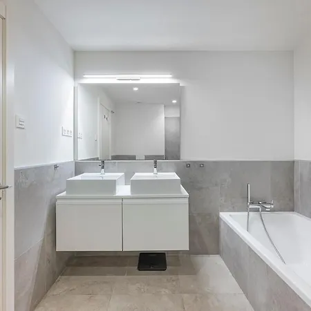 Modern Flat With 2 Bedrooms, Terrace, And Pool In Cala De Mijas Apartment