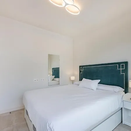 Modern Flat With 2 Bedrooms, Terrace, And Pool In Cala De Mijas Apartment *