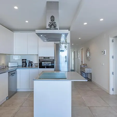 Modern Flat With 2 Bedrooms, Terrace, And Pool In Cala De Mijas Apartment
