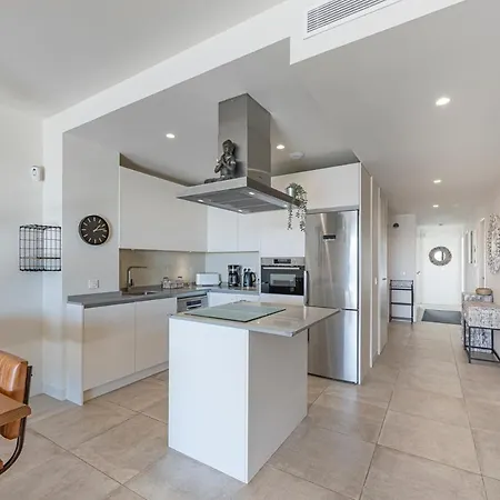 Apartment Modern Flat With 2 Bedrooms, Terrace, And Pool In Cala De Mijas