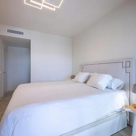 Modern Flat With 2 Bedrooms, Terrace, And Pool In Cala De Mijas