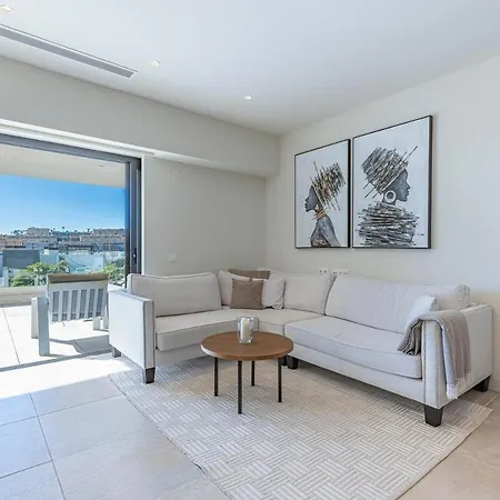 Modern Flat With 2 Bedrooms, Terrace, And Pool In Cala De Mijas Apartment