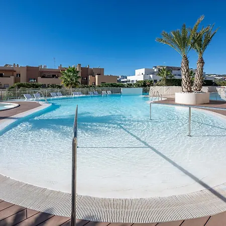 Apartment Modern Flat With 2 Bedrooms, Terrace, And Pool In Cala De Mijas