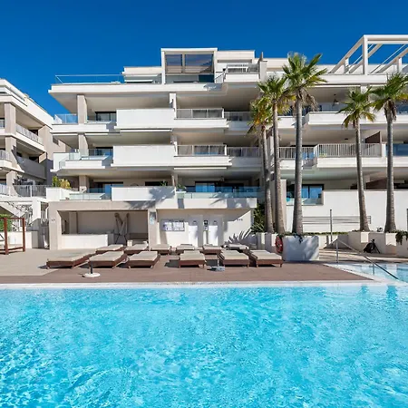 Apartment Modern Flat With 2 Bedrooms, Terrace, And Pool In Cala De Mijas