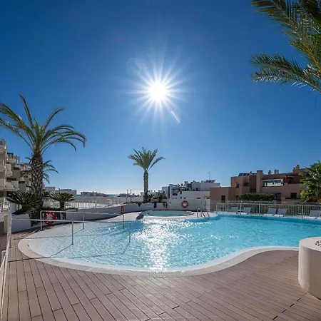 Modern Flat With 2 Bedrooms, Terrace, And Pool In Cala De Mijas Apartment