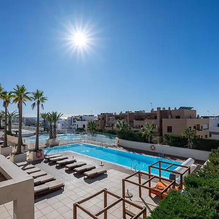 Modern Flat With 2 Bedrooms, Terrace, And Pool In Cala De Mijas *